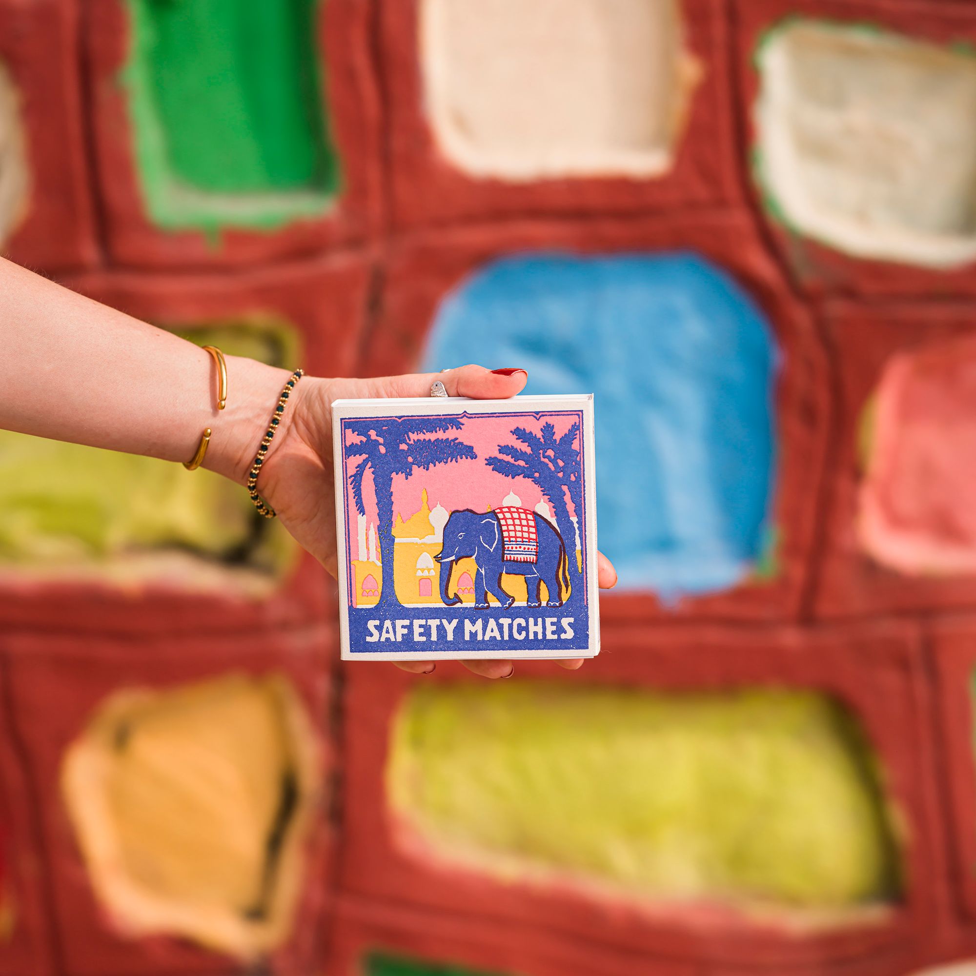 Degtukai. Pink Elephant