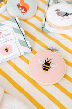 Siuvinėjimo rinkinys. Bumble Bee Cross Stitch Kit