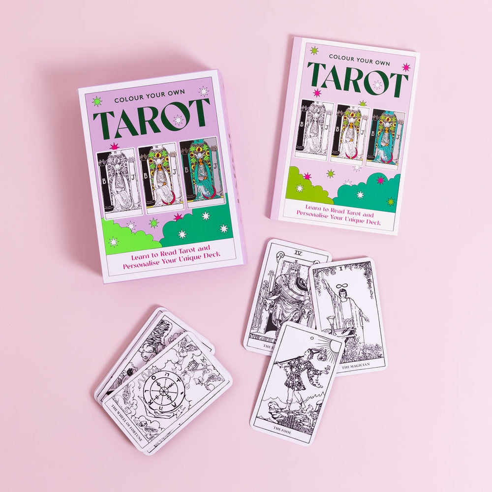 Kortelės. Colour Your Own Tarot