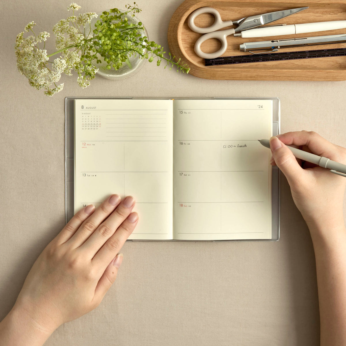 Kalendorinė planuotė. Savaitinė horizontali Diary Poche [A6] 2027