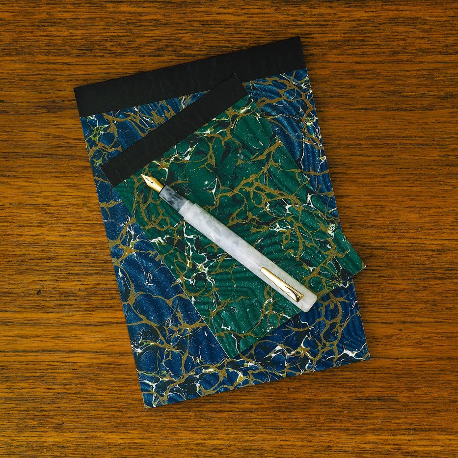 Parkeris. Attaché Marbled Fountain Pen